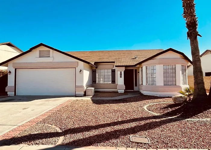 Glendale Gem With Pool & Office In Prime Location